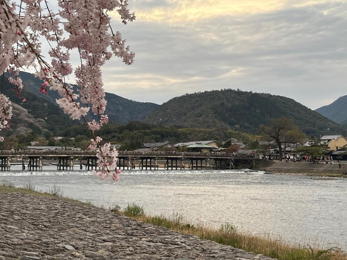 嵐山 天龍の宿 駐車無料 一棟貸切 最大5人 Dragon Legend Arashiyama Central Private Rare Modern Villa Free Parking Max 5Ppl 博扬萨戈 外观 照片